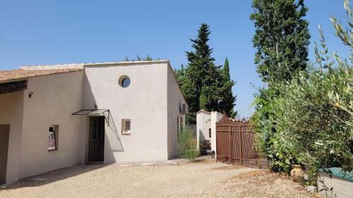 Maison En Campagne � 10' D'aix Calme Avec Piscine