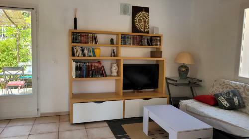 Maison En Campagne � 10' D'aix Calme Avec Piscine