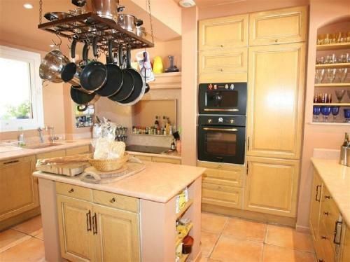 Villa 5 Pi�ces 250 M2 Sur 2 Niveaux Avec Piscine !!!