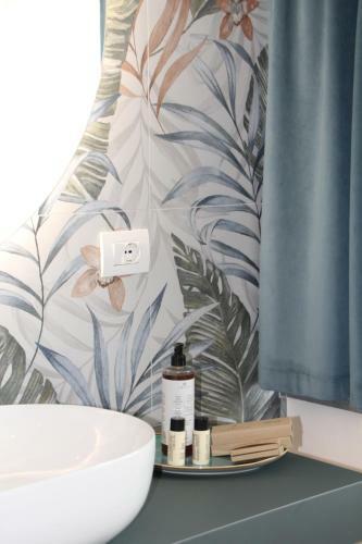 Bed & Breakfast C House Rooms Lake