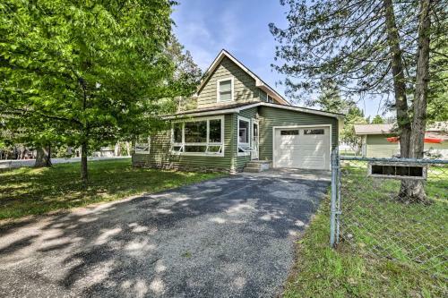 Bright Home With Outdoor Space, Steps To River