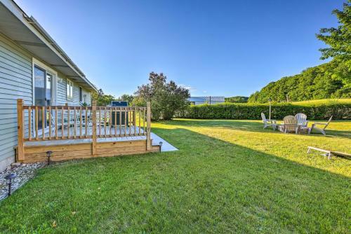 Peaceful Lake Leelanau Little Finger Ranch!