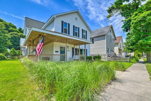Large Home - Near Downtown, Beach And Marina!