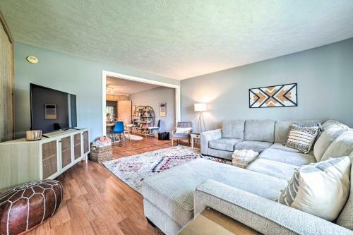 Large Home - Near Downtown, Beach And Marina!