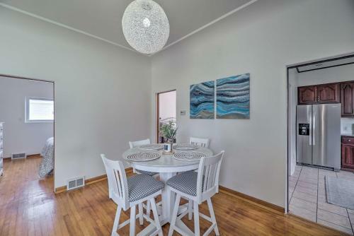 Bright Ludington Home 3 Blocks To The Beach!