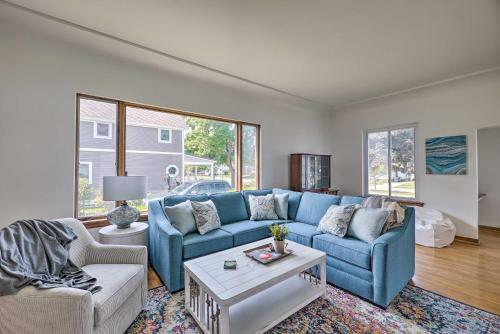 Bright Ludington Home 3 Blocks To The Beach!
