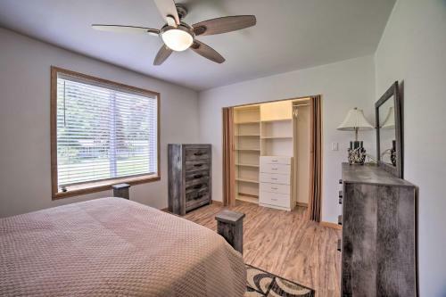Spacious House On Half Acre Less Than 3 Mi To Beach!