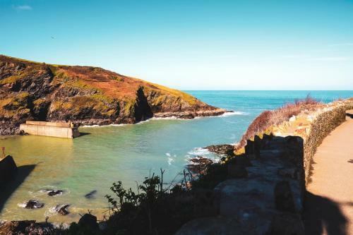 Stowaway Port Isaac Bay Holidays