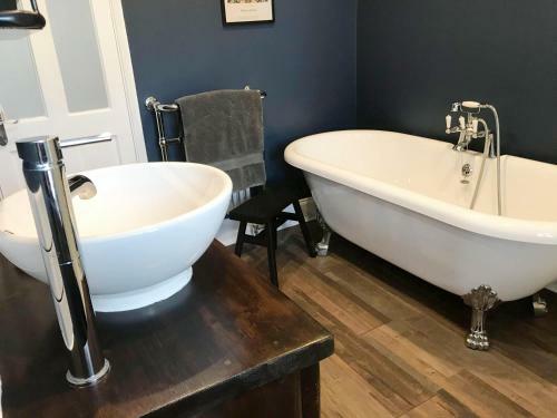Emerson House. Close To Poole Harbour & Town Centre