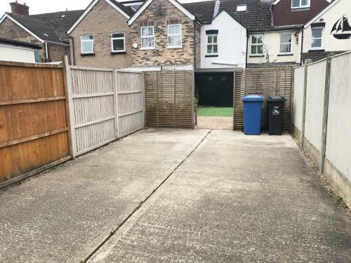 Emerson House. Close To Poole Harbour & Town Centre
