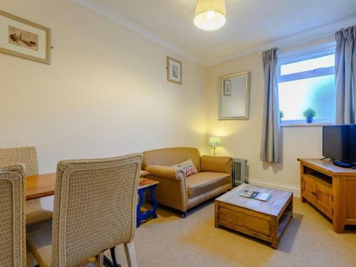 The Raglan Studio - Uk34008