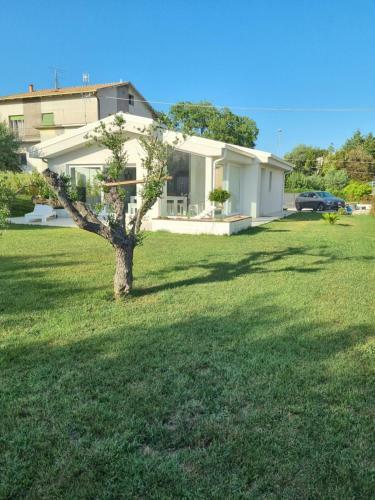 Villa White House