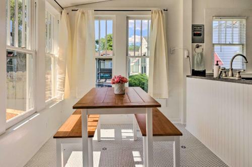 Historic Gulfport Bungalow Walk To Beaches!