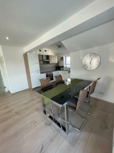 Apartamento Ferienwohnung In Lonsee-ettlenschie�