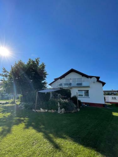Apartamento Ferienwohnung In Lonsee-ettlenschie�
