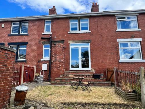 1930?s Modern Mid Terrace Villa