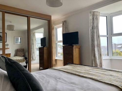 Hostal Entire Home In St Ives With Off Road Parking