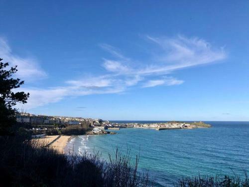 Hostal Entire Home In St Ives With Off Road Parking