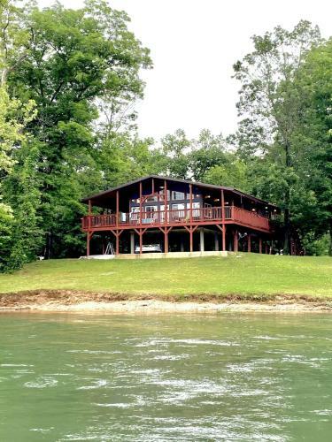 Godsy River Cabin