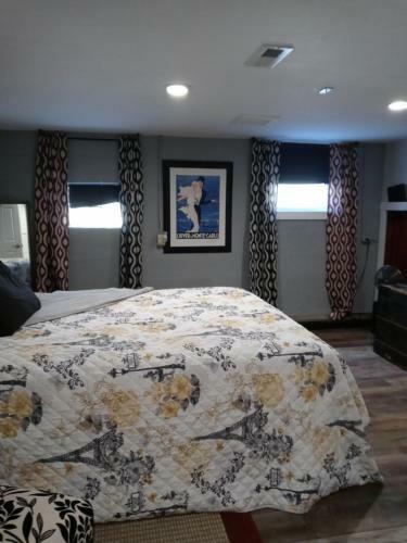 Basement Suite Pvt Enterance With Hot Tub