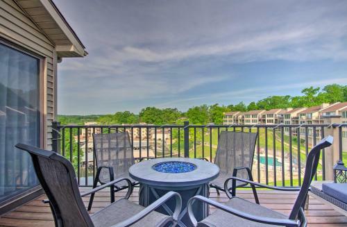 Apartamento Lake Ozark Condo With Lake View And Fireplace!