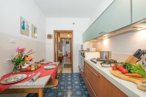 Elena Apartment - Happy Rentals