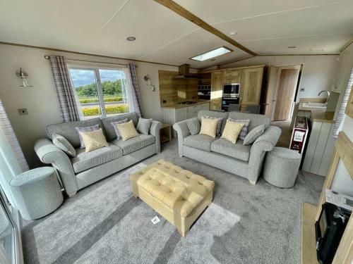 Prime Location 3-bed Chalet In Seal Bay Selsey