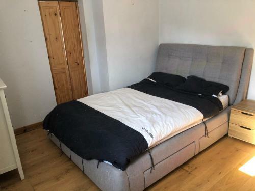 4 Bedroom House Walking Distance To Silverstone C