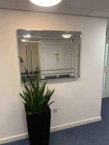 Charming 2-bed Apartment In Slough