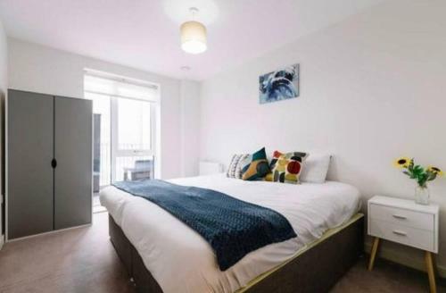 Apartamento 2 Bed 2 Bath. London-18 Mins. Heathrow In15 Mins