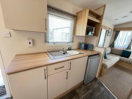 Mallard Corner, Cosy Cotswold Lakeview Lodge
