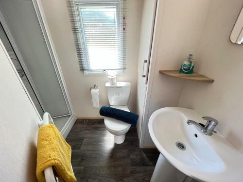 Mallard Corner, Cosy Cotswold Lakeview Lodge
