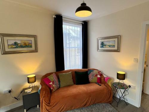 Apartamento Close To A357 - Superking Suite - Private Terrace - Contractor Stay Available
