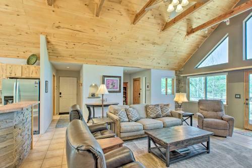 Stunning Angel Fire Cabin With Private Hot Tub!