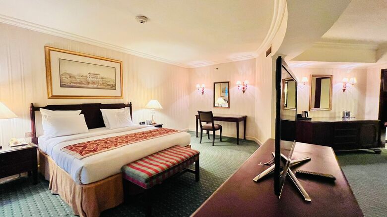 The Bristol Hotel Dubai