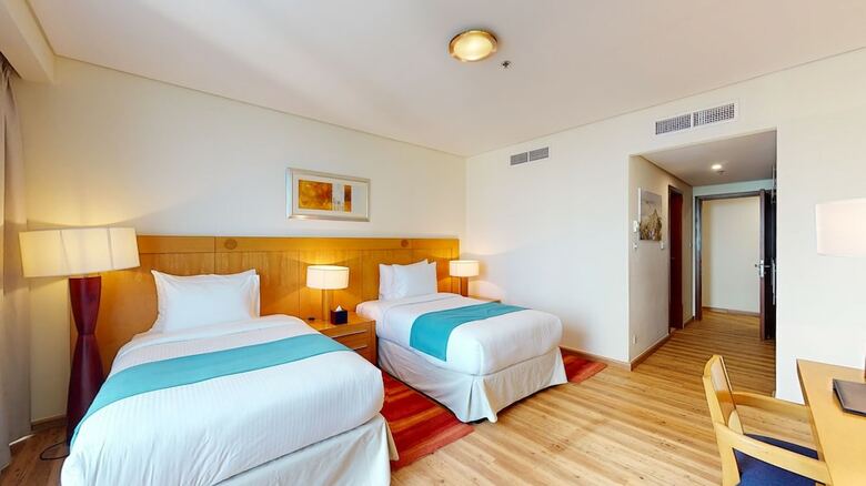 Hotel Oasis Beach Tower