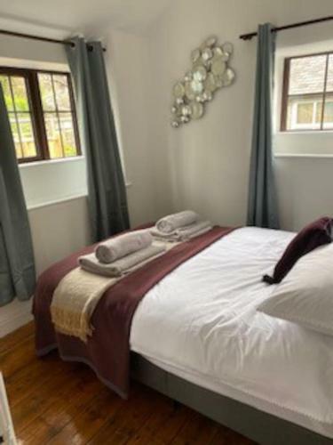Chimney Pots - Log Burner/gas, Central Village, Walks, Pubs, Views