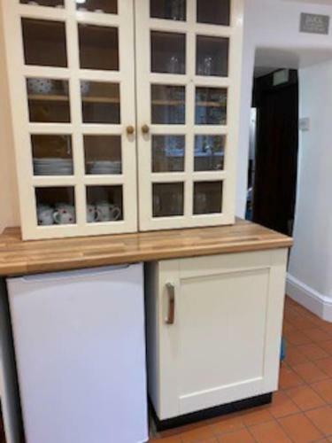 Chimney Pots - Log Burner/gas, Central Village, Walks, Pubs, Views