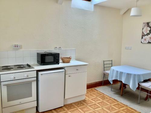 Second Floor Apartment Tenby Town Centre
