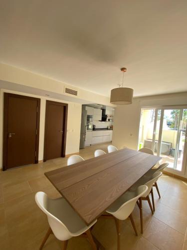 Spacious Family House Near Beach