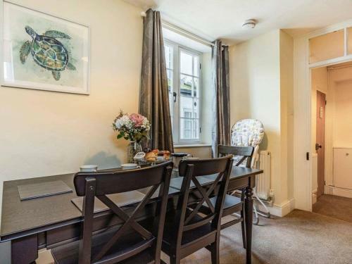 Lovely Villa 1 Double, 1 Double Sofa, 6 Single, And 1bunk Bed