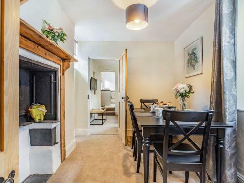 Lovely Villa 1 Double, 1 Double Sofa, 6 Single, And 1bunk Bed