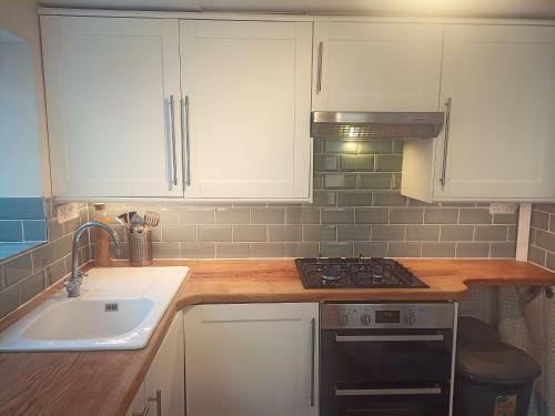 Character 2 Bedroom, 2 Bathroom Home With Garden.