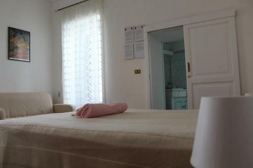 Apartamento Le Volte Di Umberto: Camera E Rilassante Terrazzo
