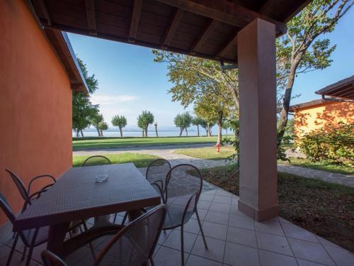 Semi-detached Bungalow With AC Just 3,5 Km From Sirmione