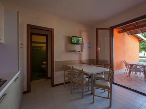 Semi-detached Bungalow With AC Just 3,5 Km From Sirmione