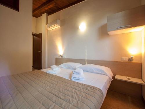 Semi-detached Bungalow With AC Just 3,5 Km From Sirmione