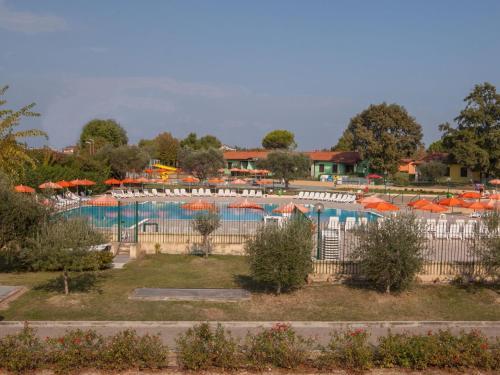 Semi-detached Bungalow With AC Just 3,5 Km From Sirmione