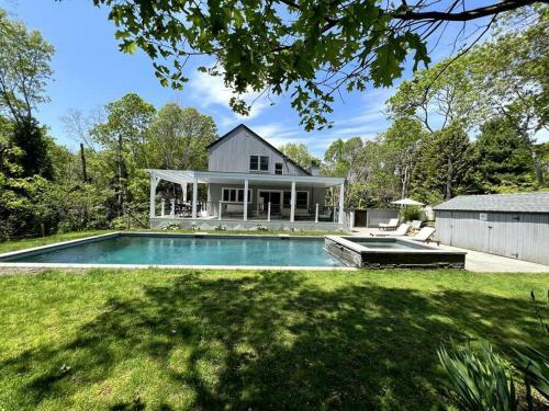 East Hampton Summer Home With Pool & Hot Tub