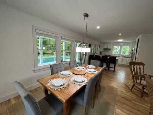 East Hampton Summer Home With Pool & Hot Tub